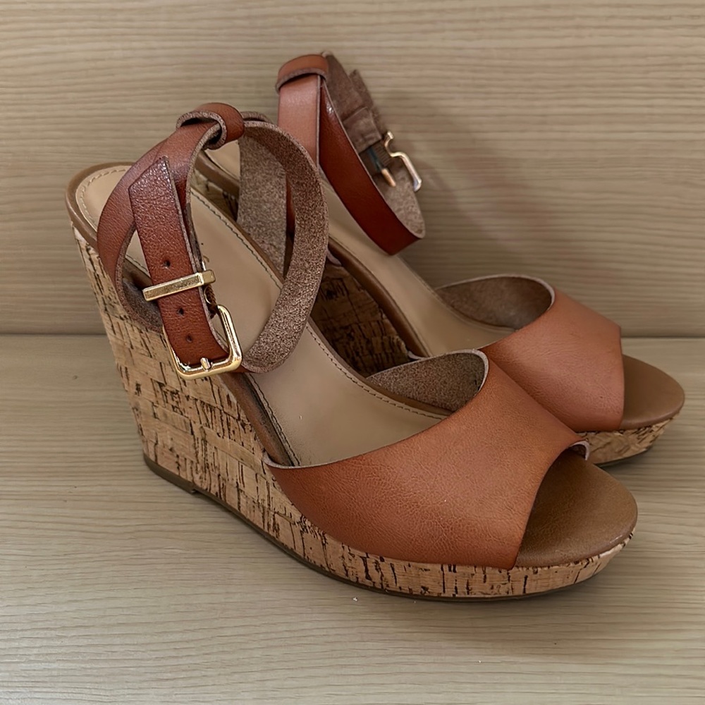 Express Cognac Tan Wedges 7 - Picture 1 of 16